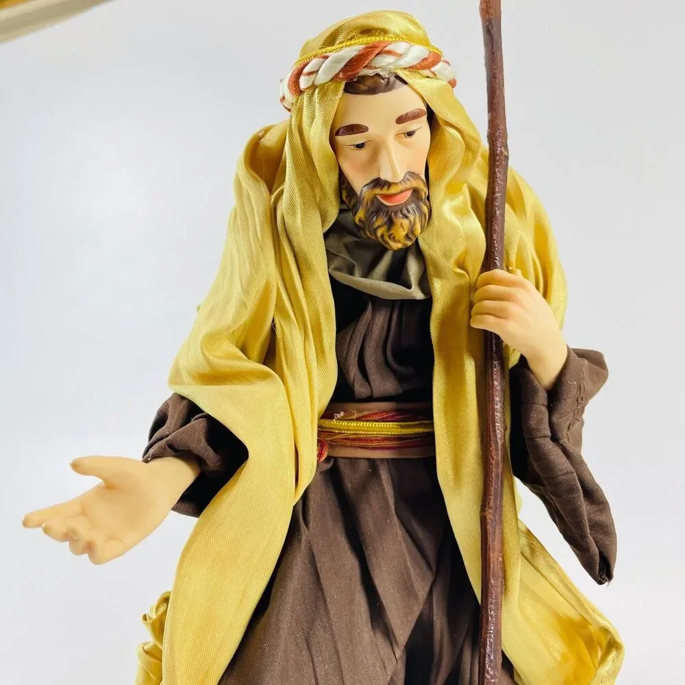 Member's Mark Large Nativity Joseph Figurine 2005 Christmas Decor BROKEN ARM